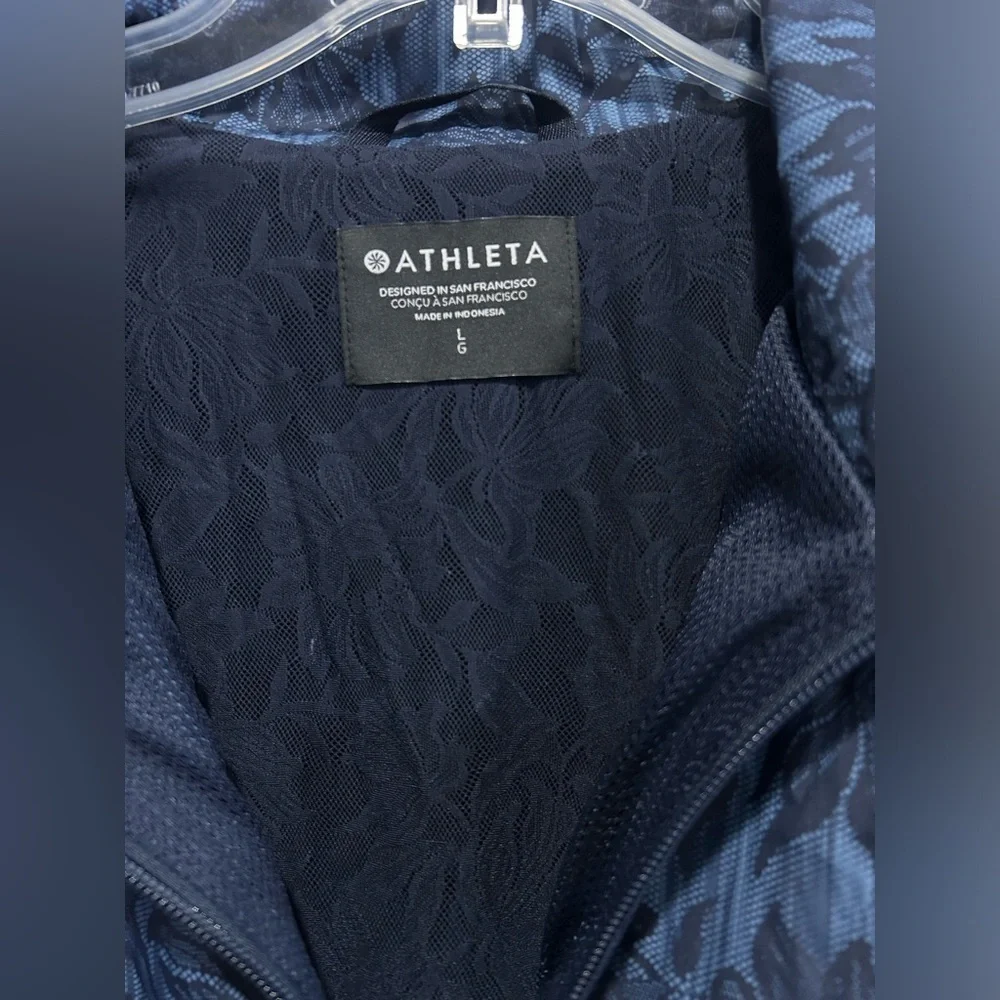 Athleta Women's Size Large Sightseer Lace Pattern Jacket NWT Blue 2-Way Stretch